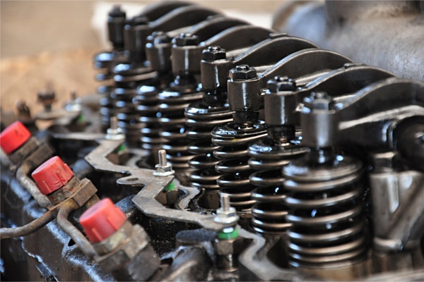 Vehicle engine with rocker cover removed